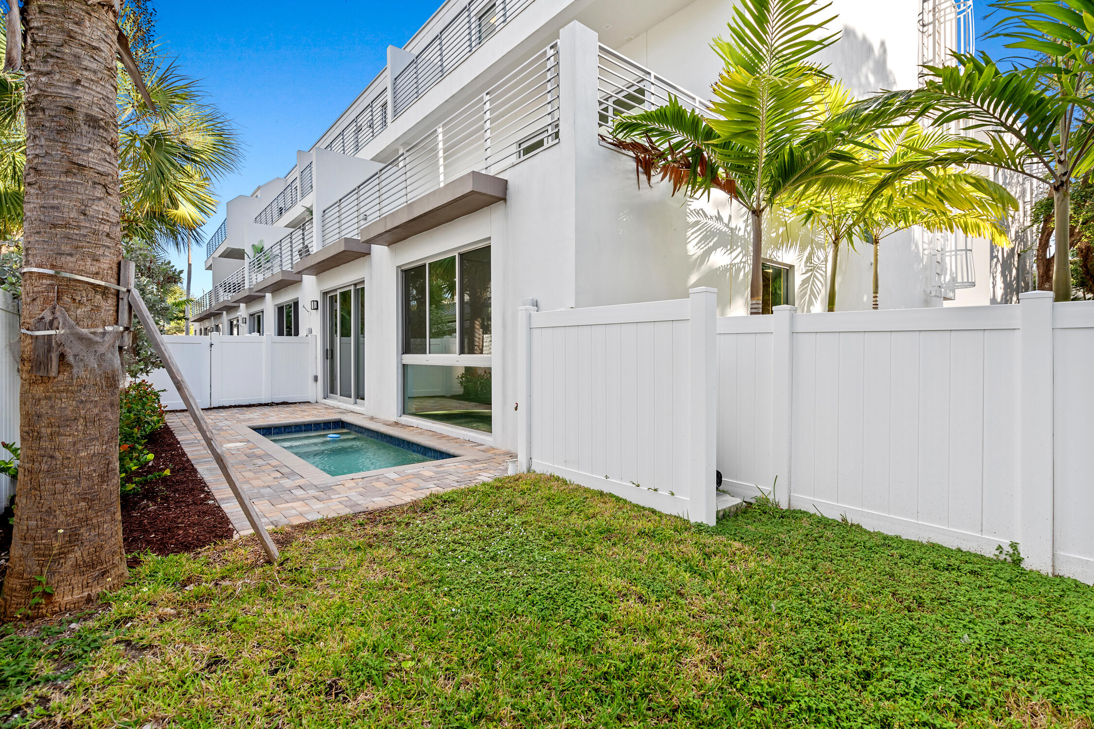 BEVERLY HEIGHTS - Residential