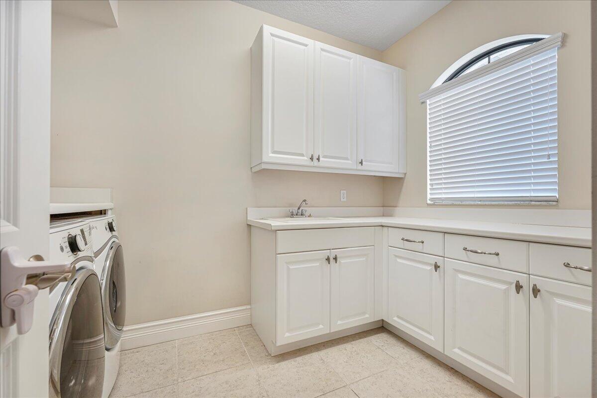 BRIDGES PL 8 - Residential Lease