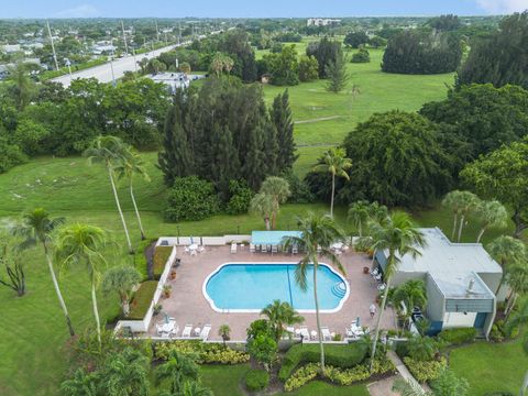 A home in Lake Worth