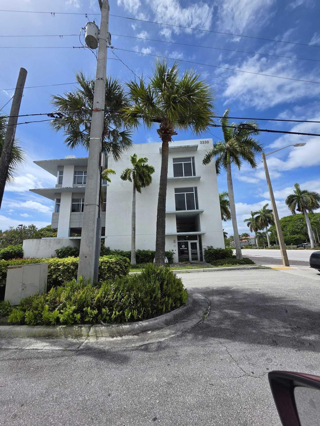 Photo of 3330 N Federal Highway, Boynton Beach, FL 33435 (MLS # B26021655)