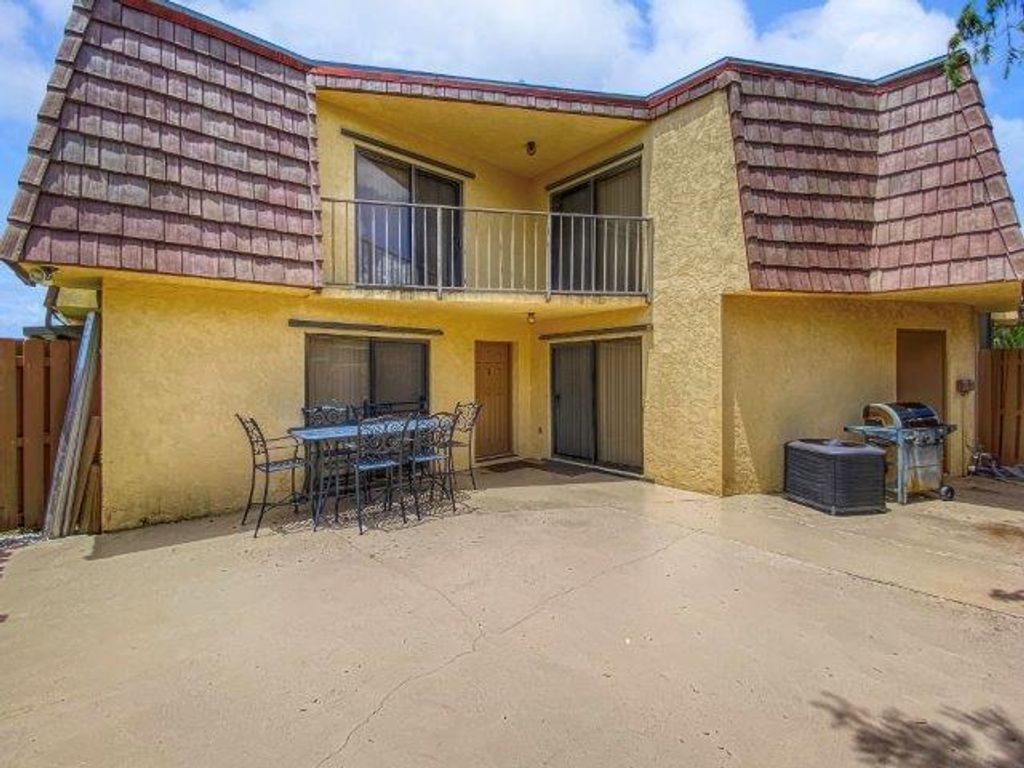 Photo of 62 Springdale Circle, Palm Springs, FL 33461 (MLS # R11131732)