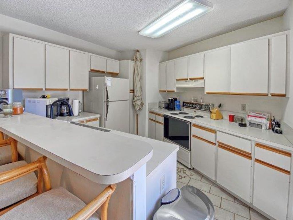 Photo of 62 Springdale Circle, Palm Springs, FL 33461 (MLS # R11131732)