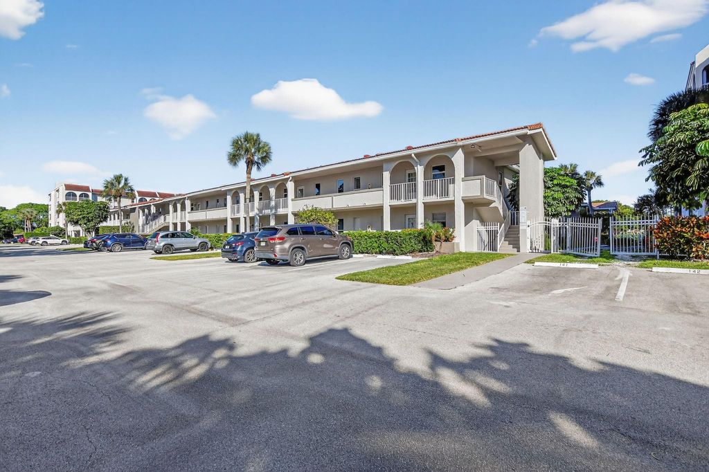 Photo of 250 NE 20th Street #2270, Boca Raton, FL 33431 (MLS # F10537262)