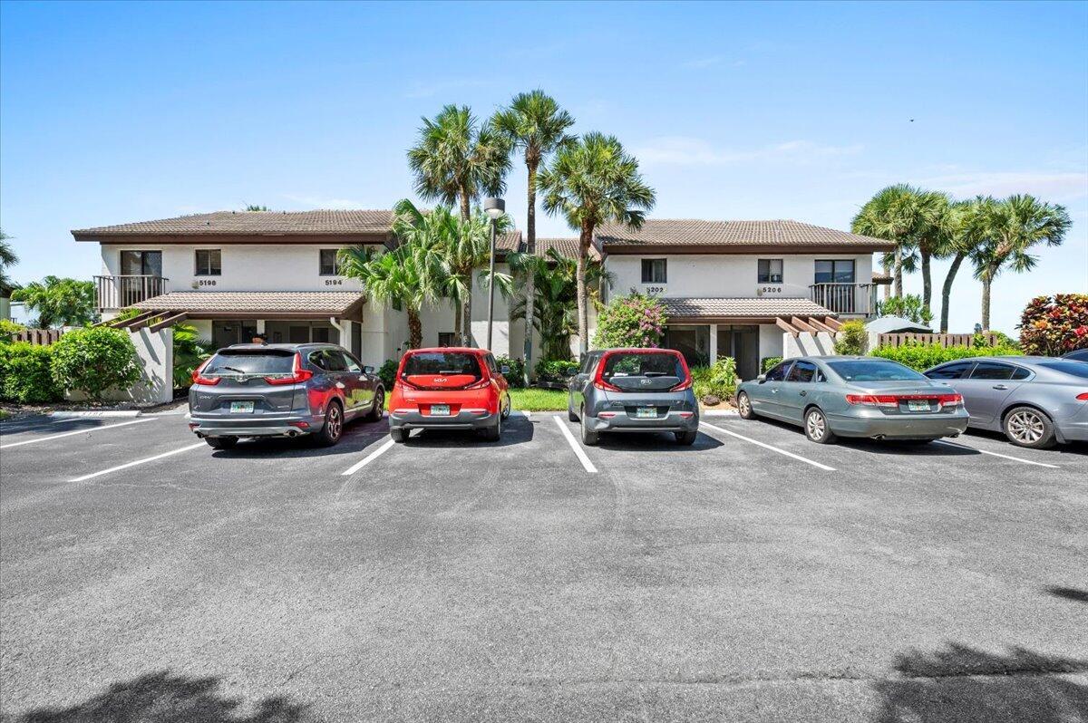 5194 S Fountains Drive S 208