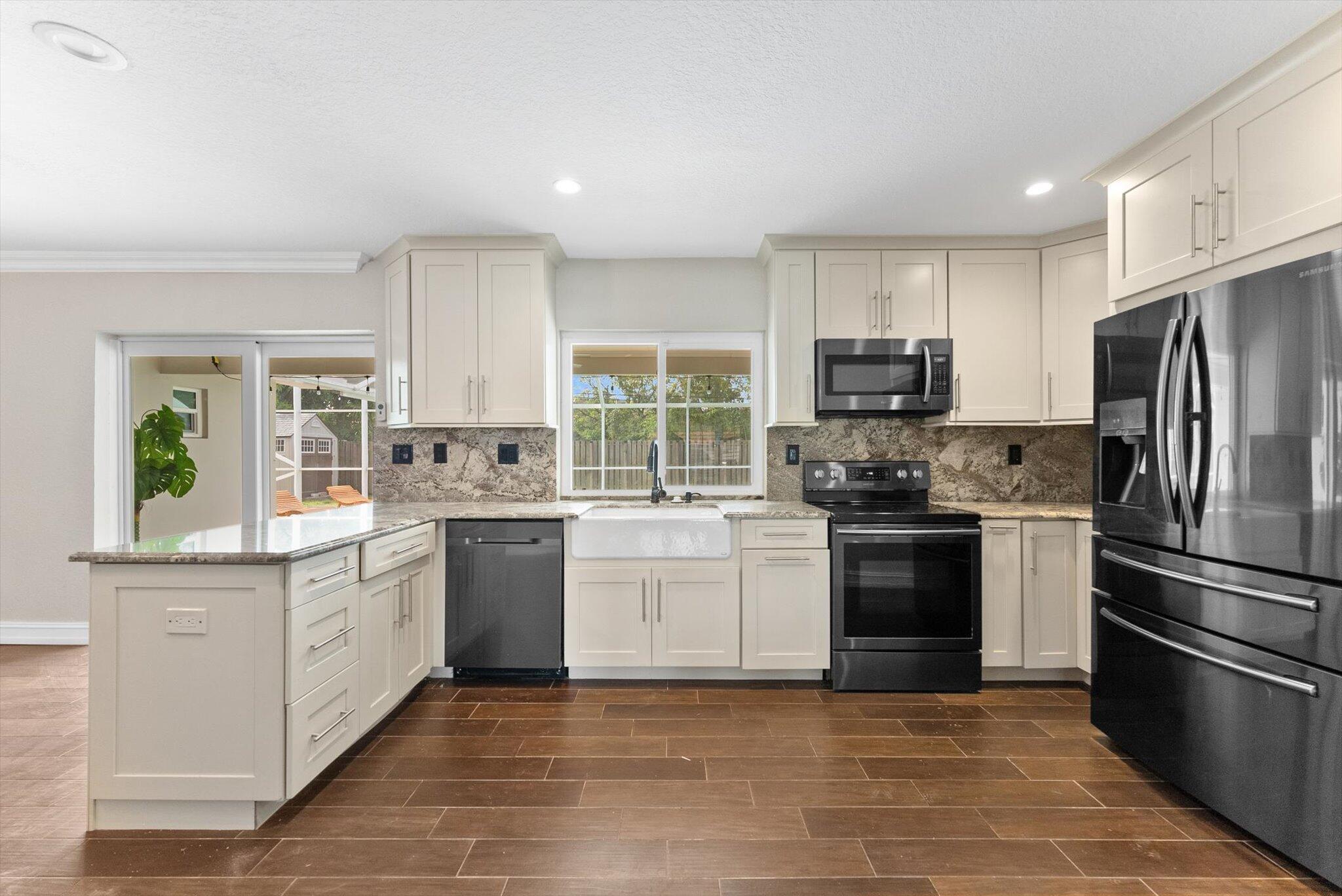 Mirror Lake Estates Sec 8 - Residential Lease