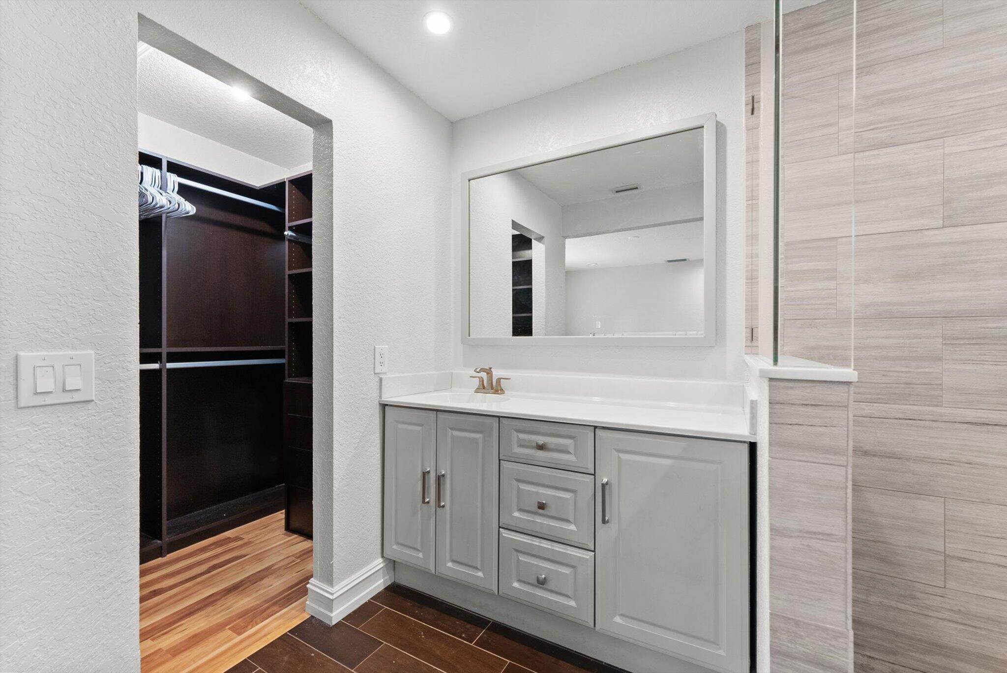 Mirror Lake Estates Sec 8 - Residential Lease