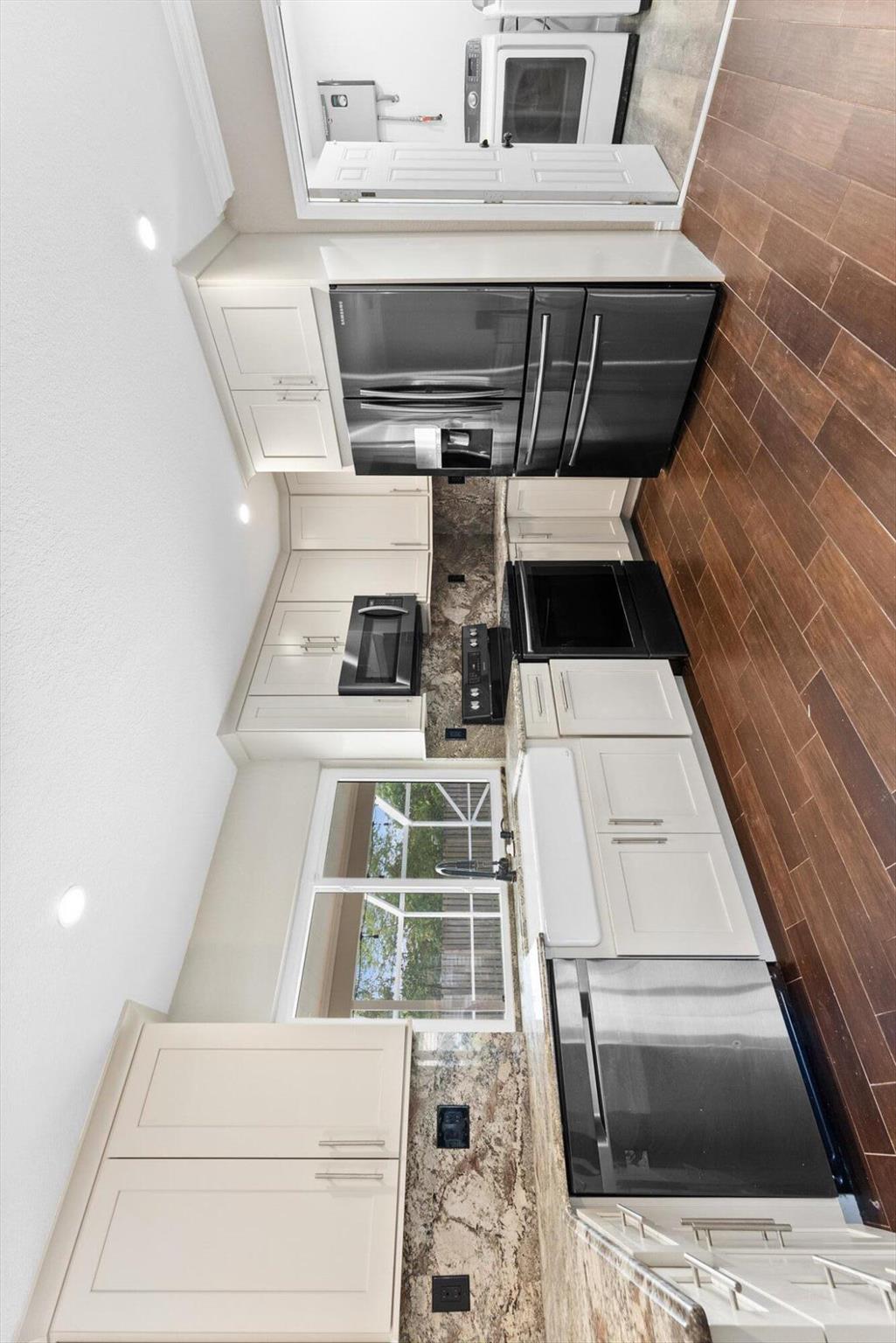Mirror Lake Estates Sec 8 - Residential Lease