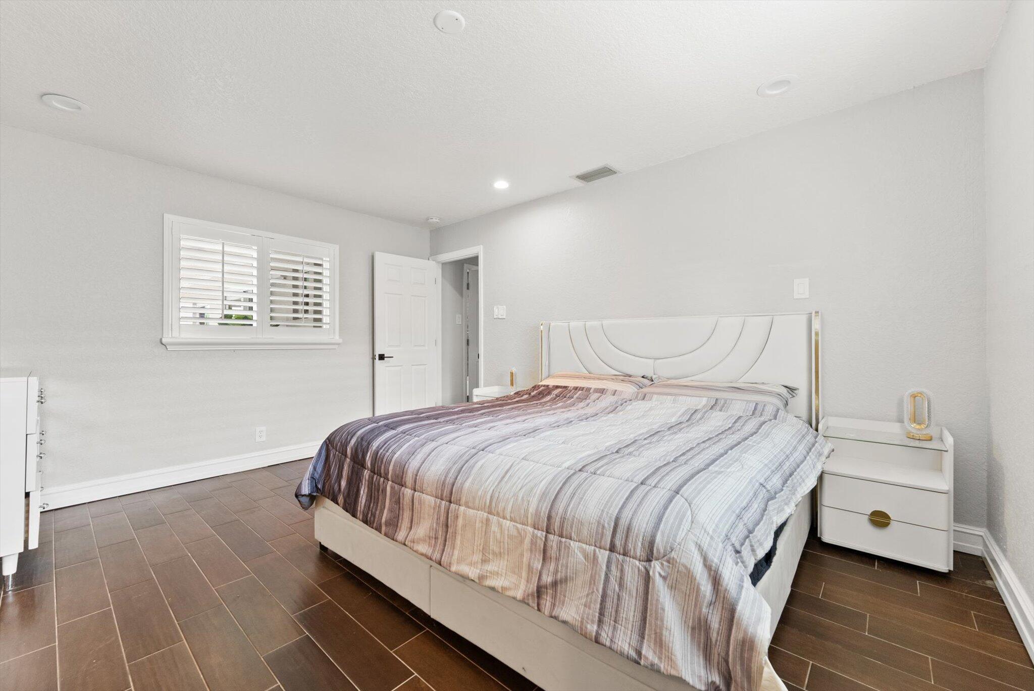 Mirror Lake Estates Sec 8 - Residential Lease