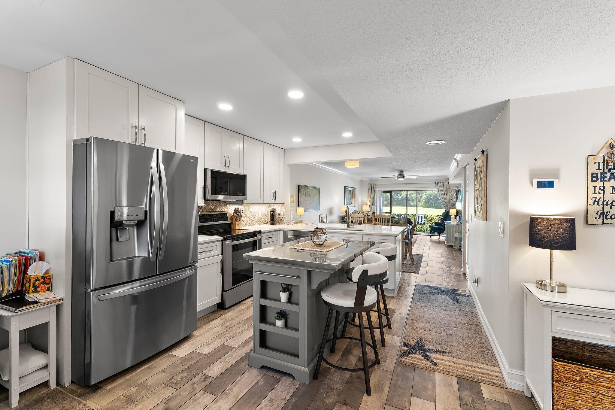 PINE CREST CONDO - Residential