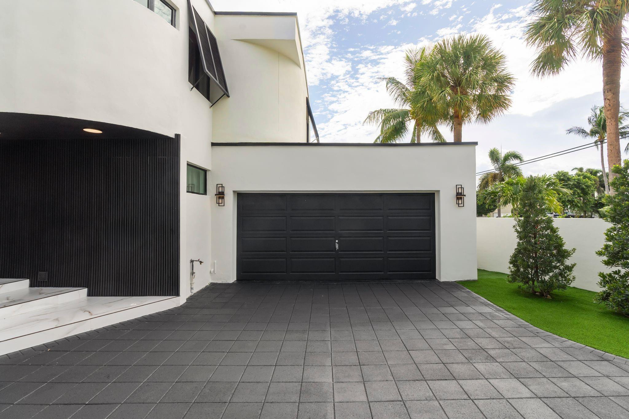 HILLSBORO HARBOR UNIT - Residential