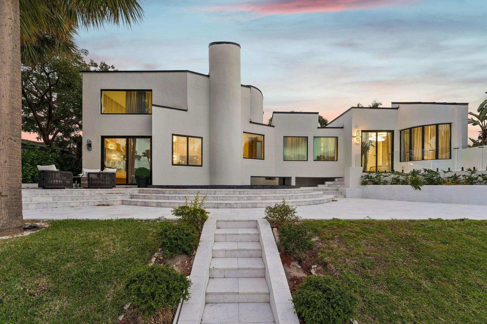 HILLSBORO HARBOR UNIT - Residential