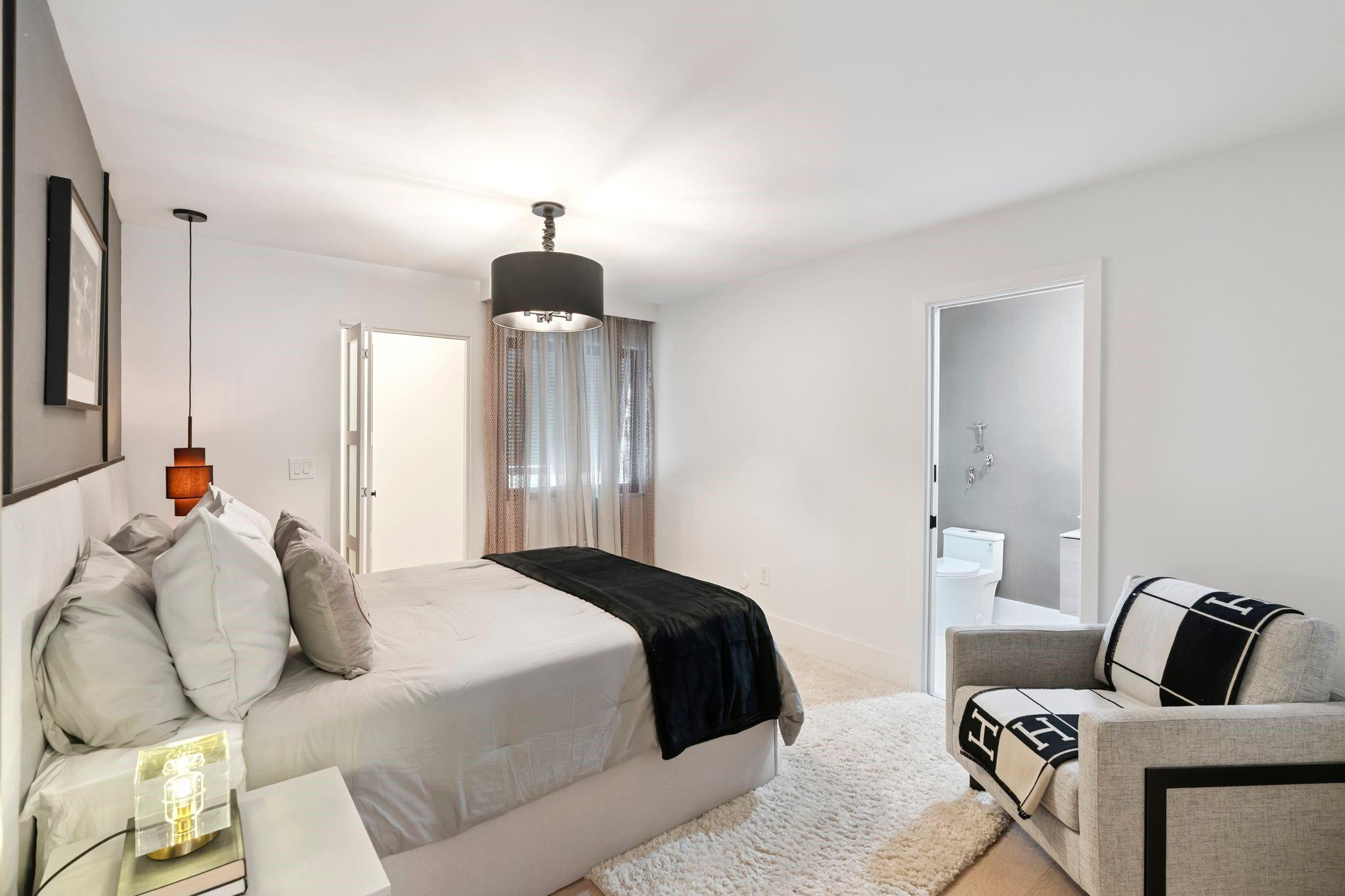 HILLSBORO HARBOR UNIT - Residential