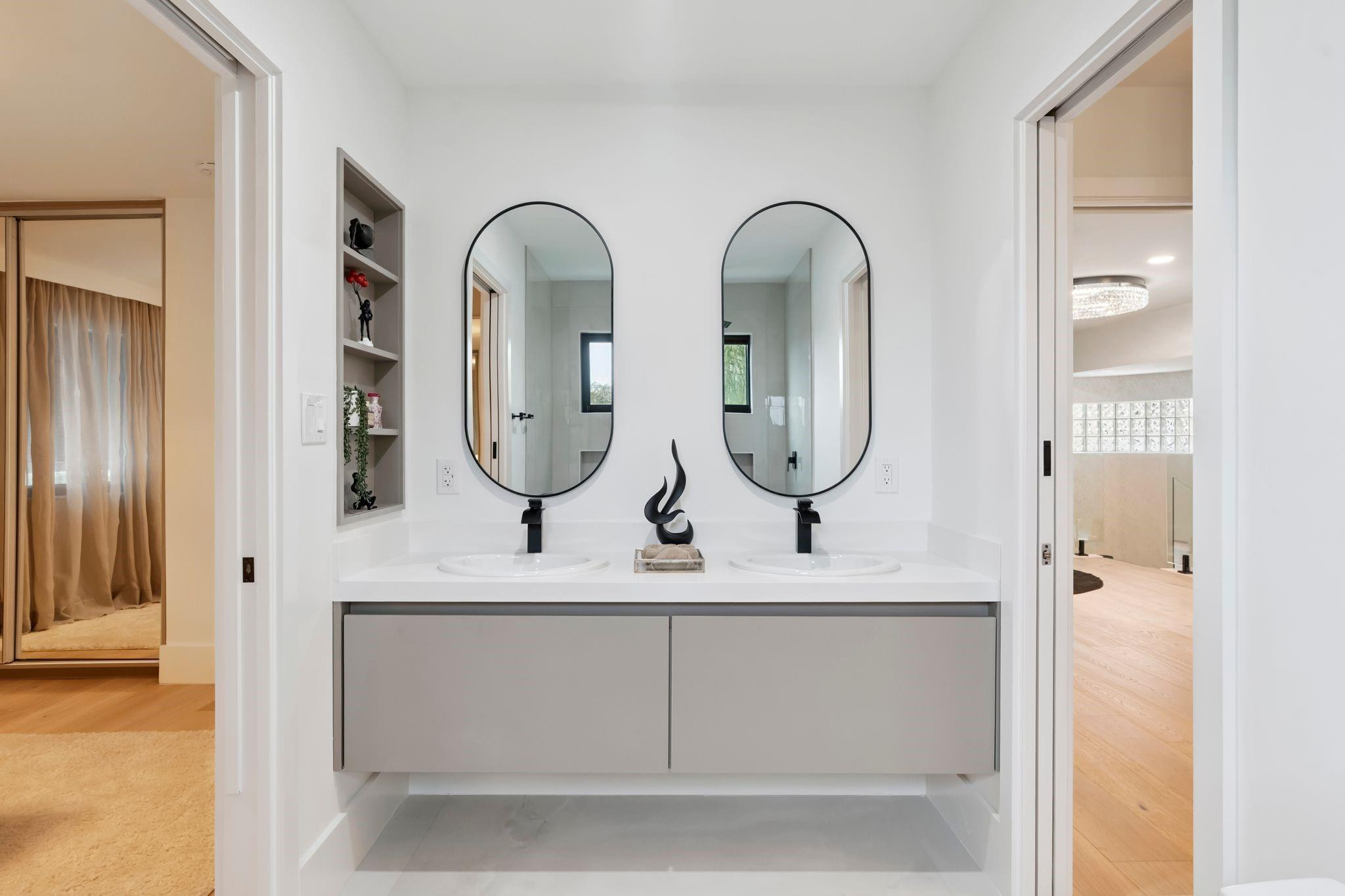 HILLSBORO HARBOR UNIT - Residential