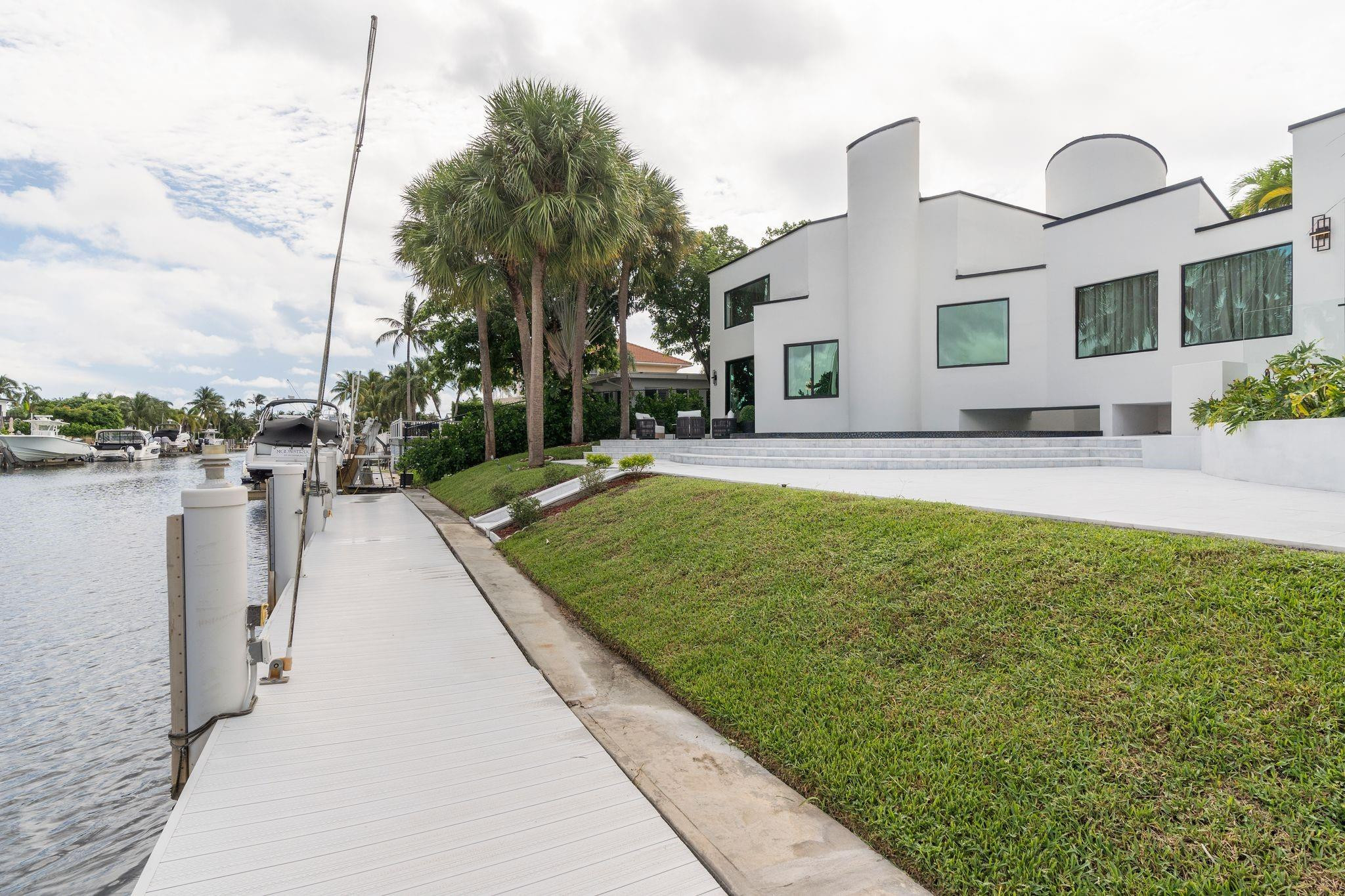 HILLSBORO HARBOR UNIT - Residential