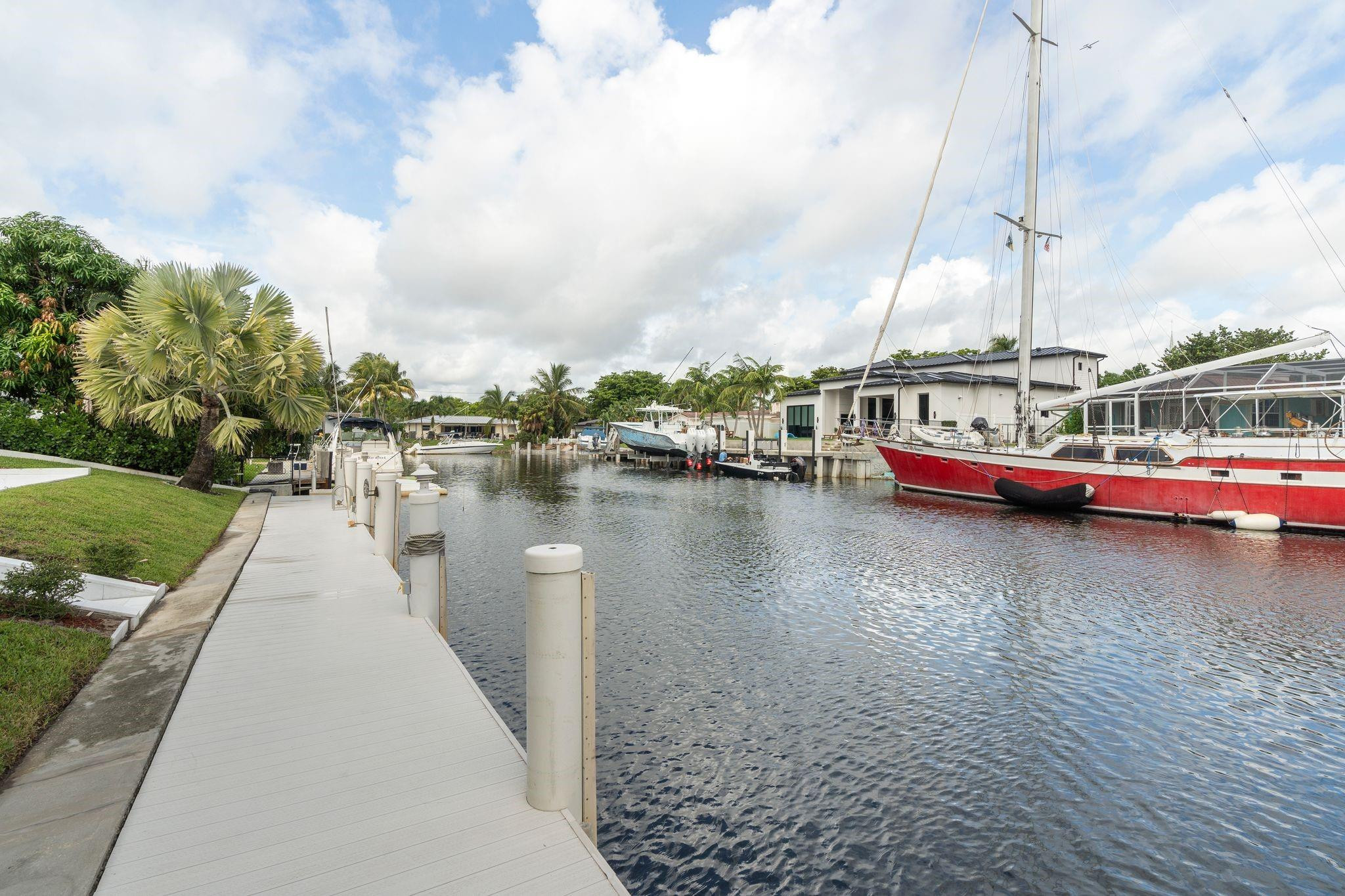 HILLSBORO HARBOR UNIT - Residential