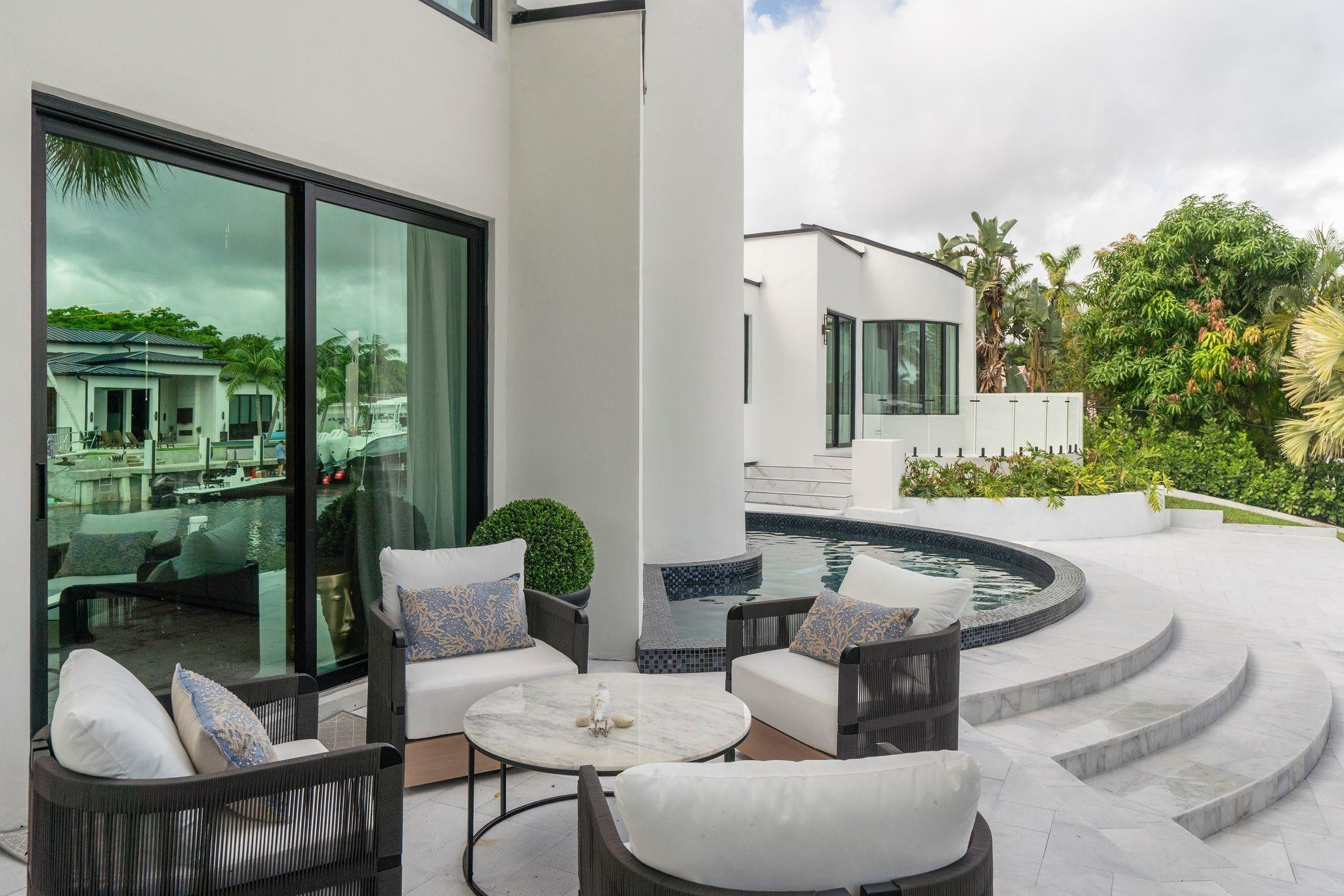 HILLSBORO HARBOR UNIT - Residential