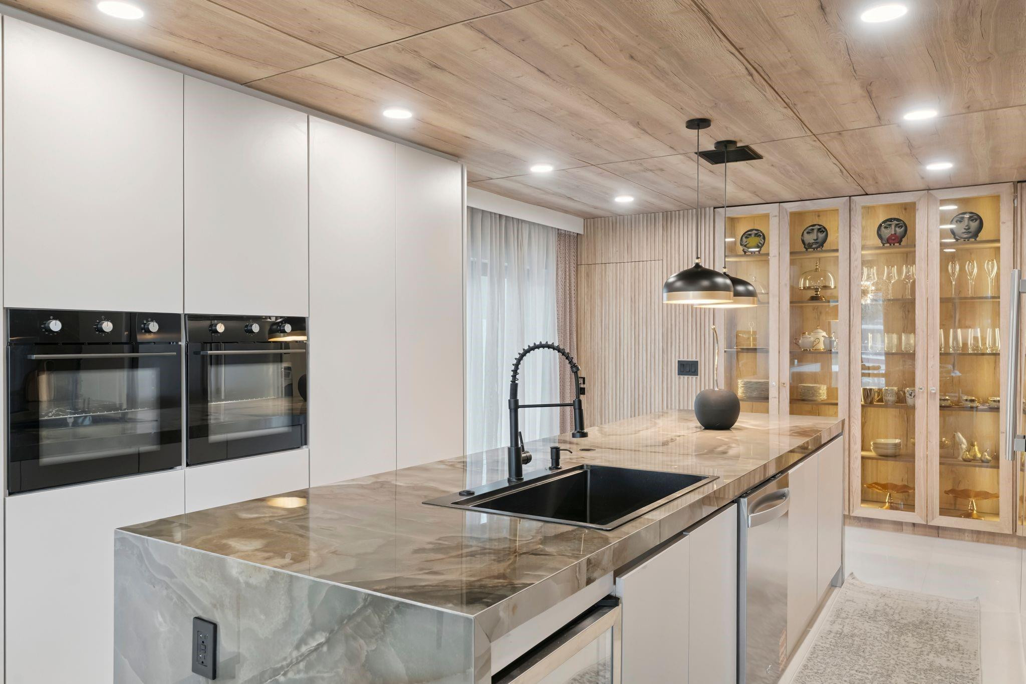 HILLSBORO HARBOR UNIT - Residential