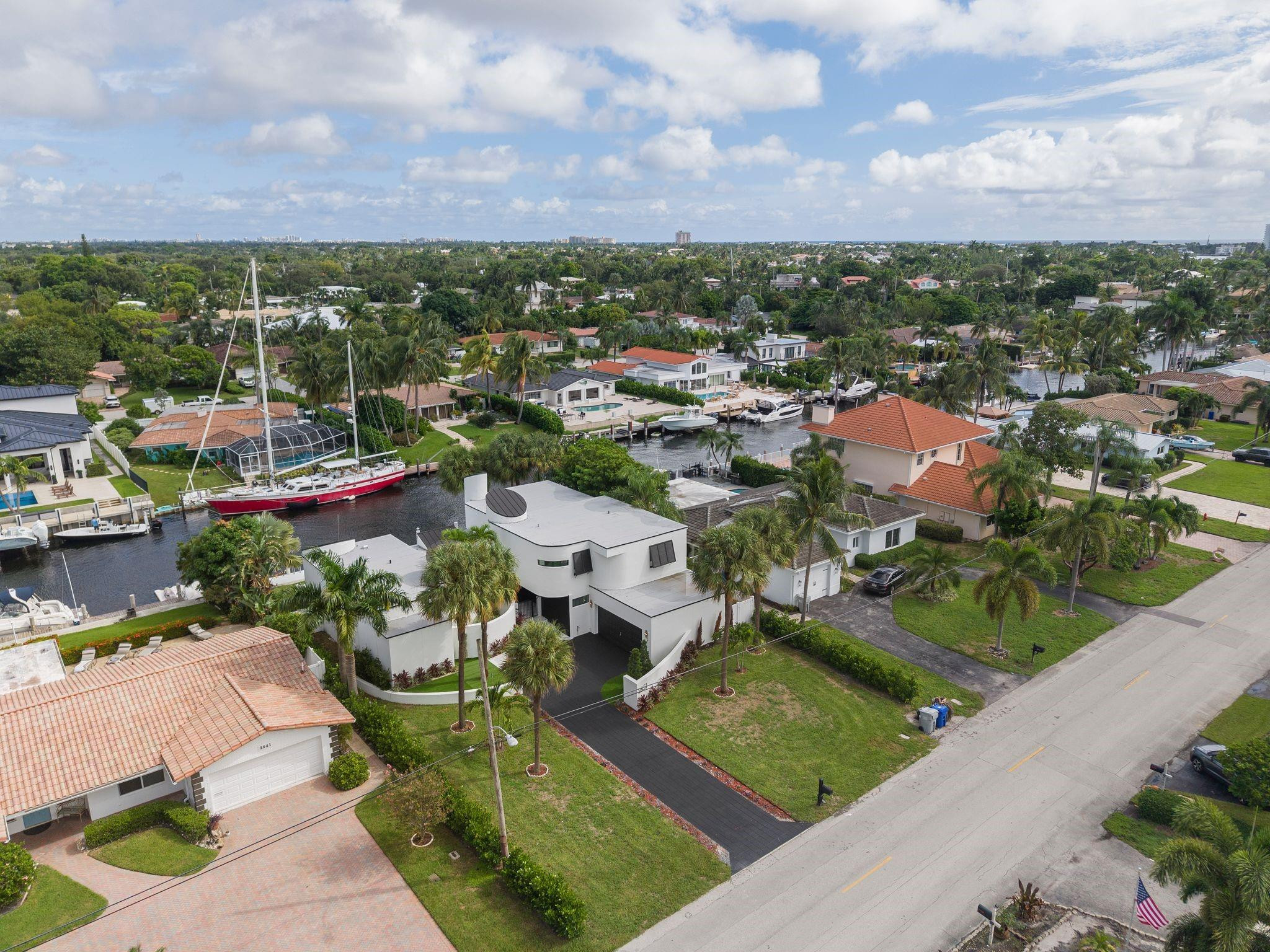 HILLSBORO HARBOR UNIT - Residential