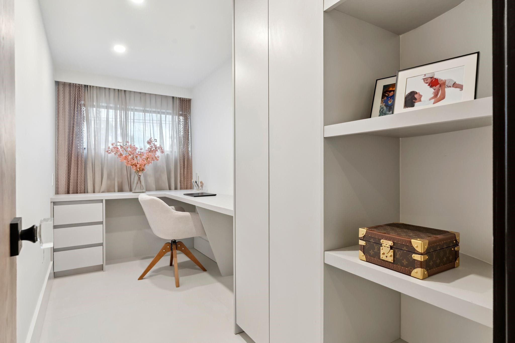 HILLSBORO HARBOR UNIT - Residential