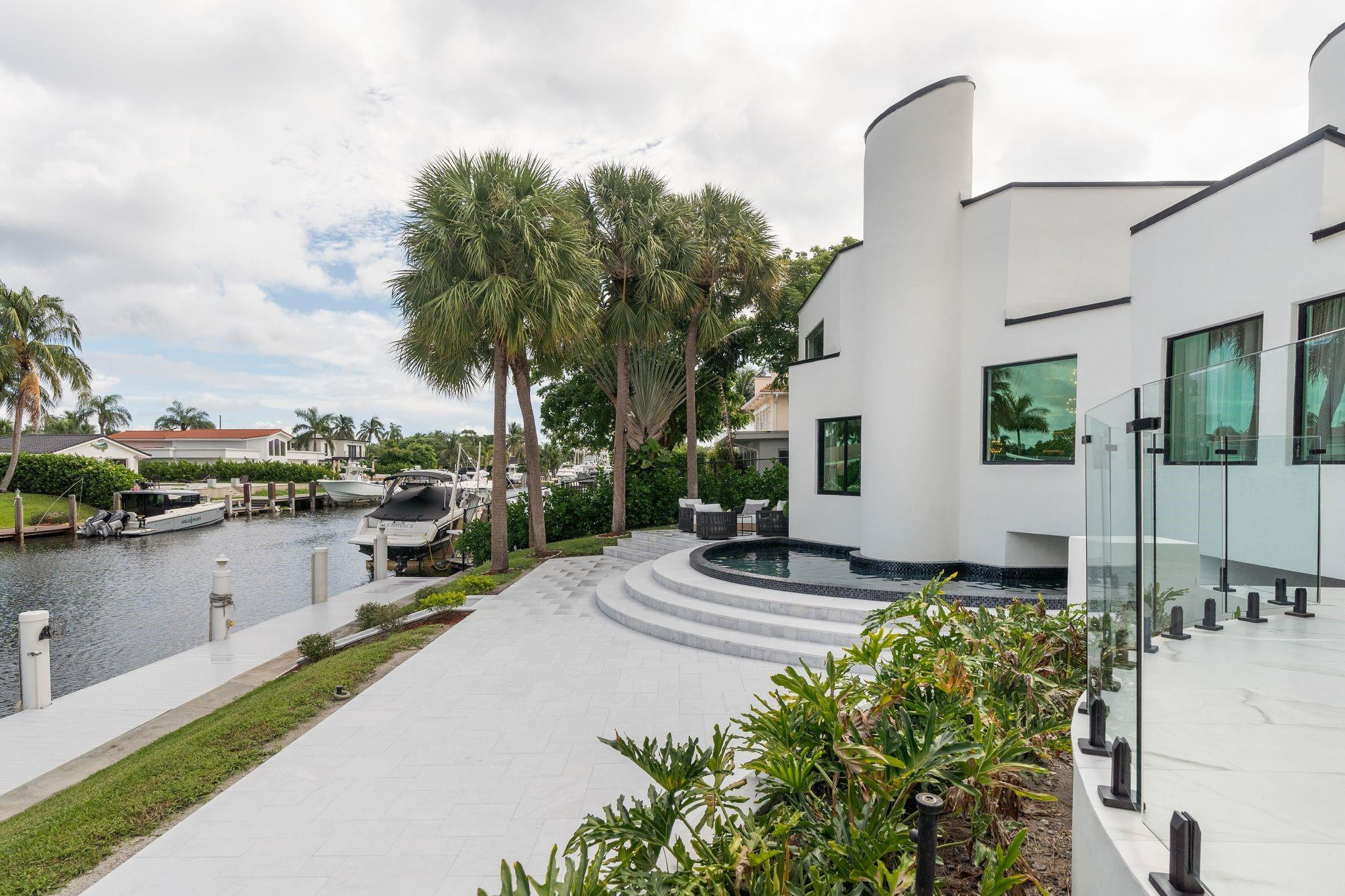 HILLSBORO HARBOR UNIT - Residential