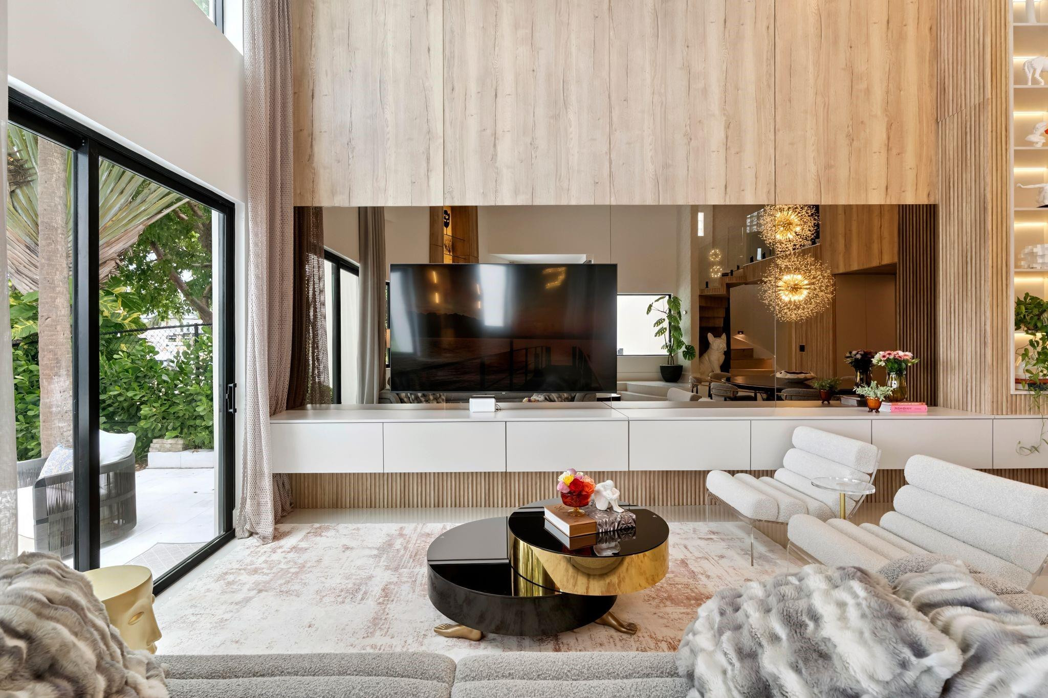 HILLSBORO HARBOR UNIT - Residential