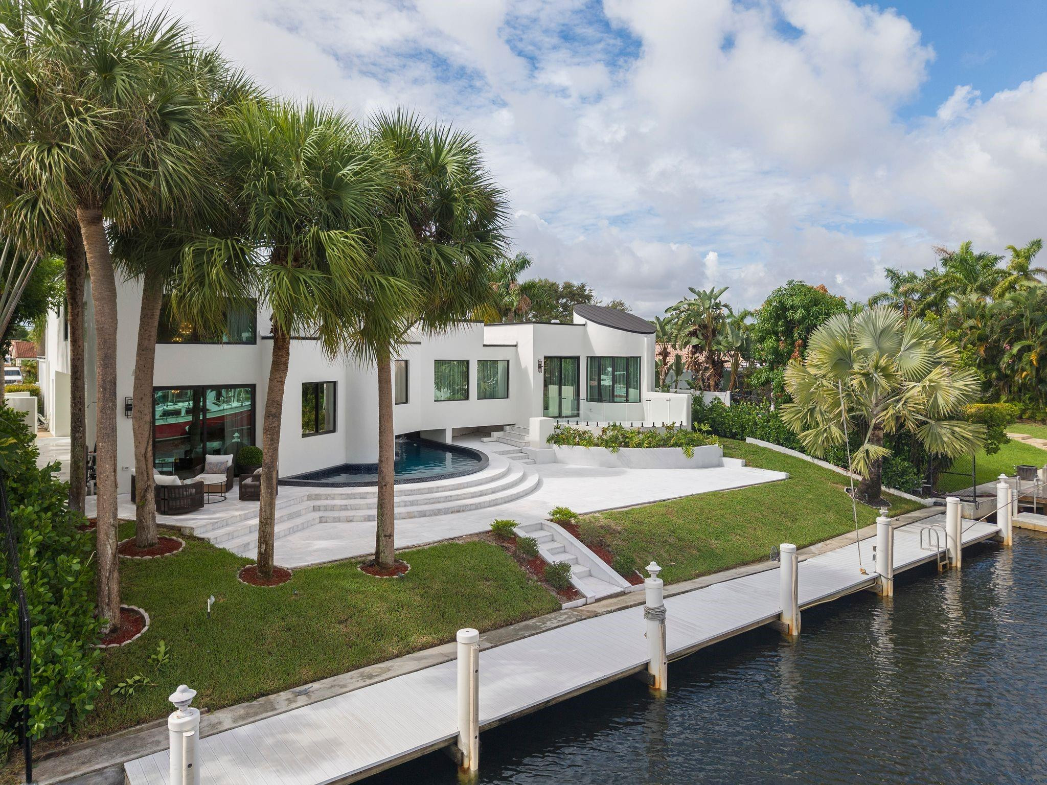 HILLSBORO HARBOR UNIT - Residential