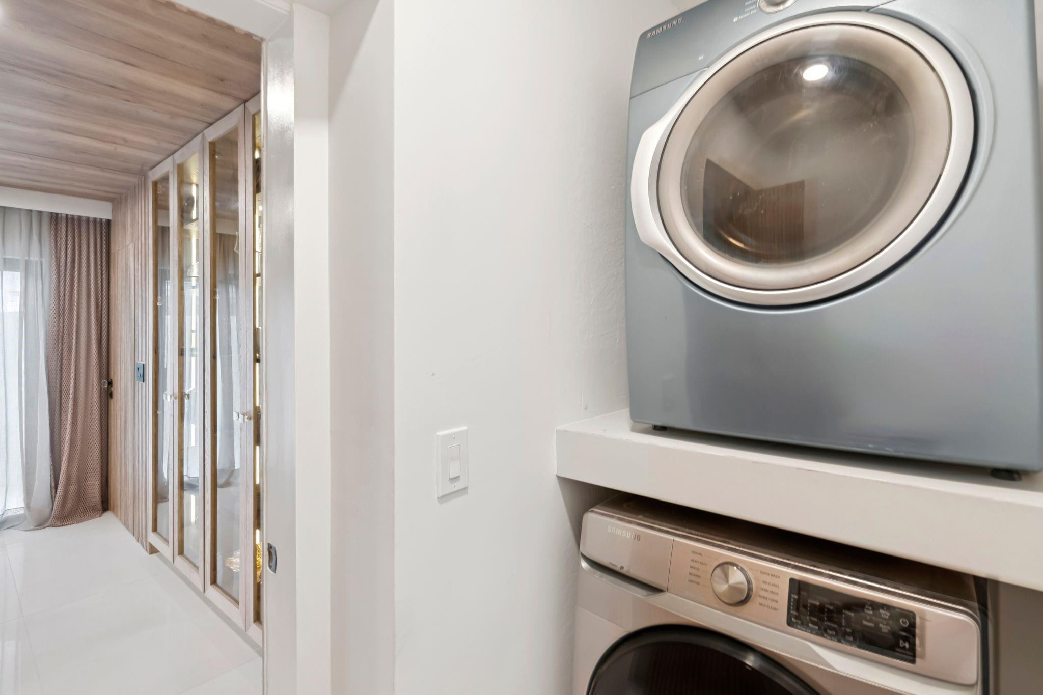 HILLSBORO HARBOR UNIT - Residential