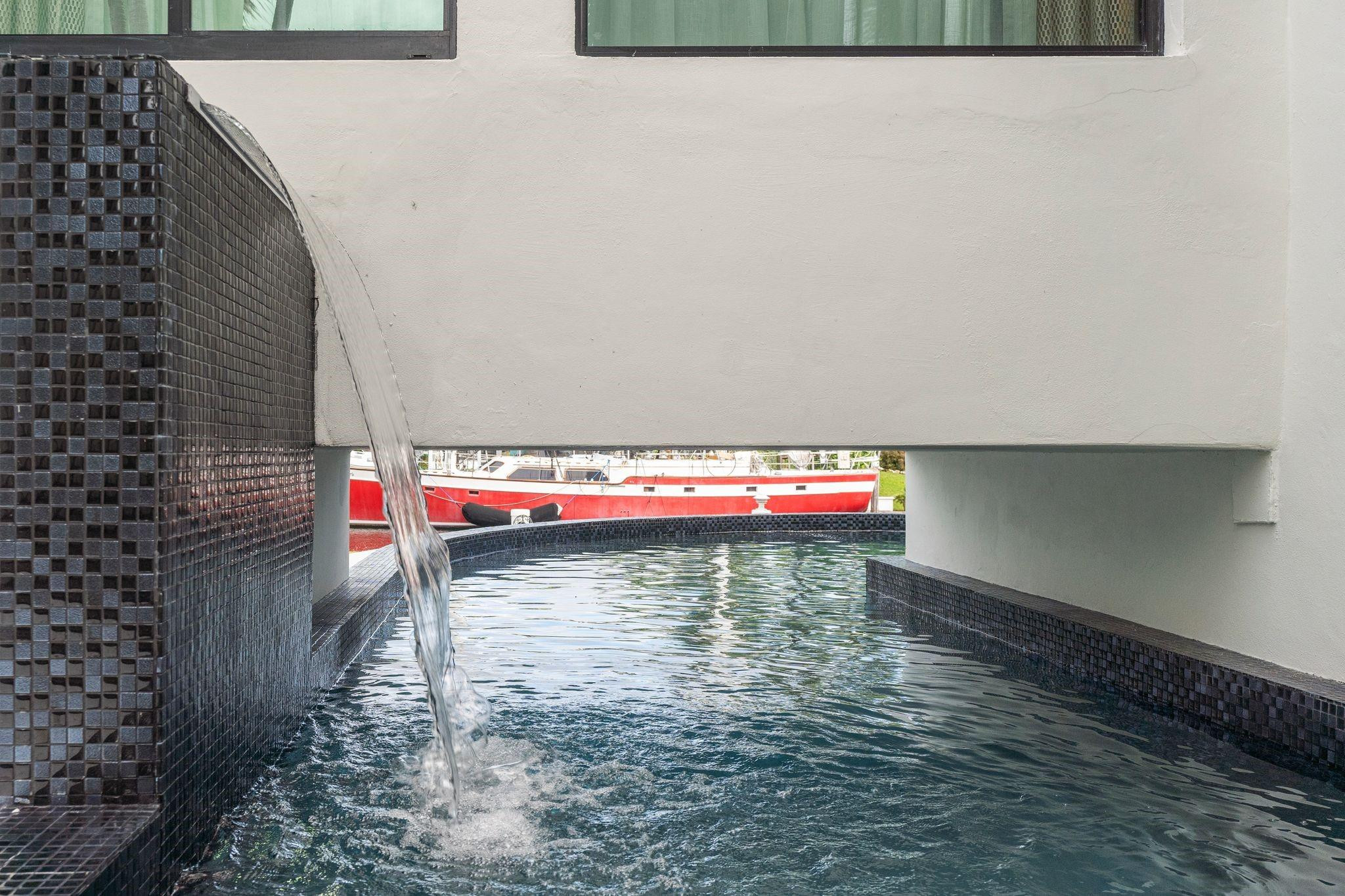 HILLSBORO HARBOR UNIT - Residential