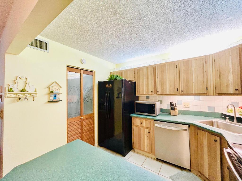 PINE RIDGE SOUTH II CONDO - Residential