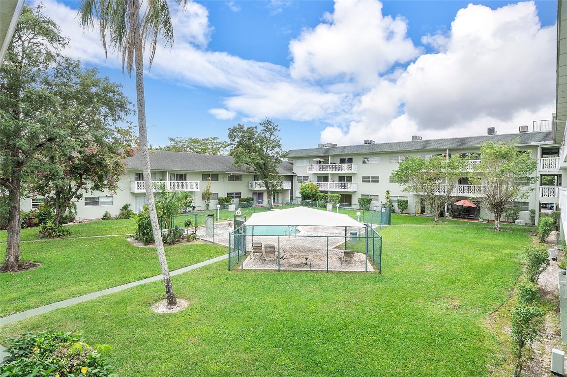 VILLAGE GREEN - Residential