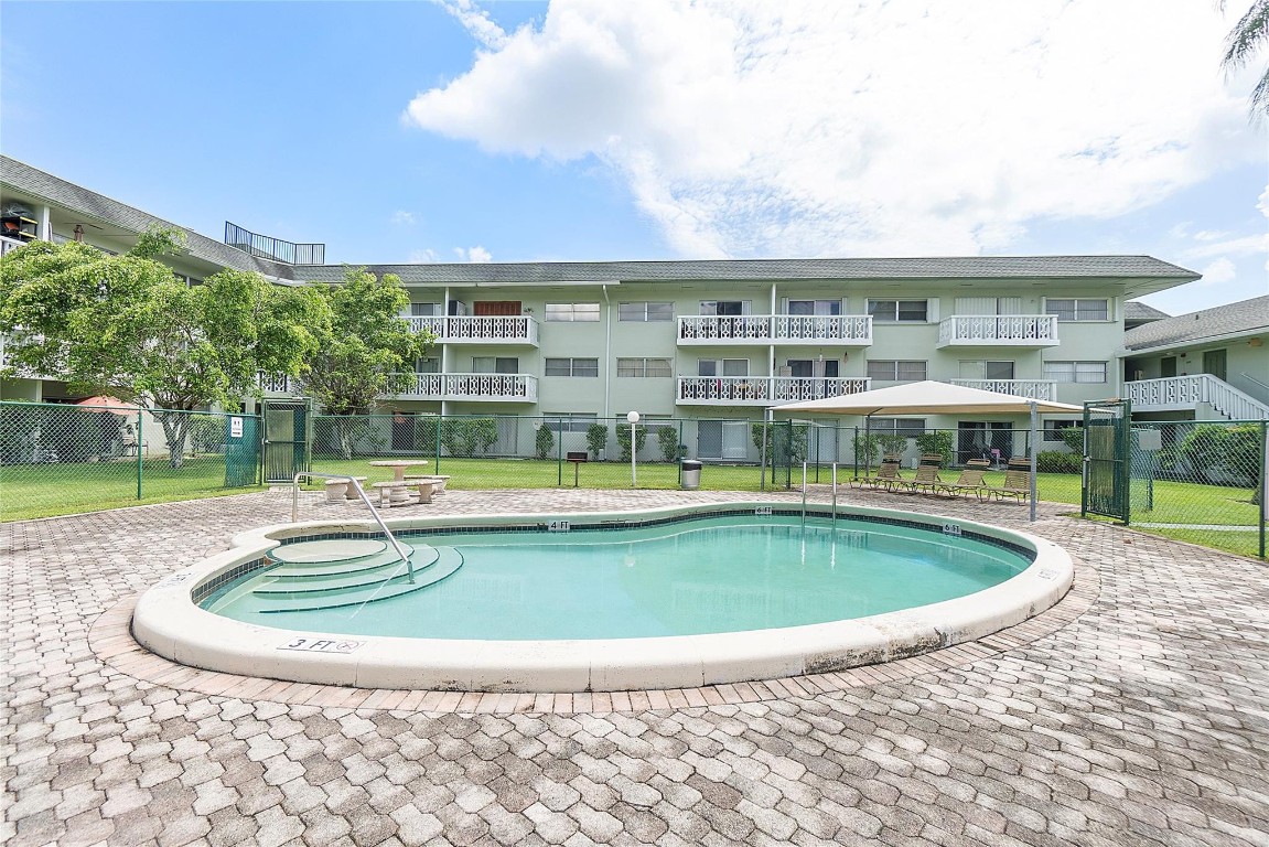 VILLAGE GREEN - Residential