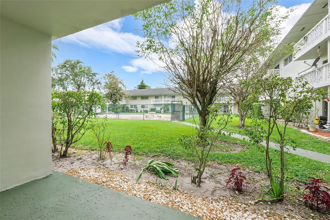 VILLAGE GREEN - Residential
