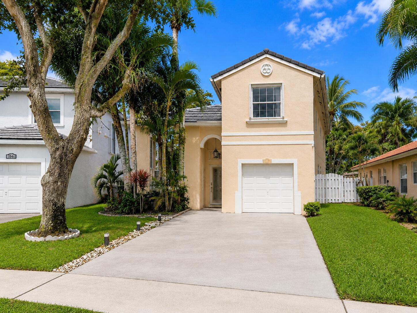5655 La Quinta Court