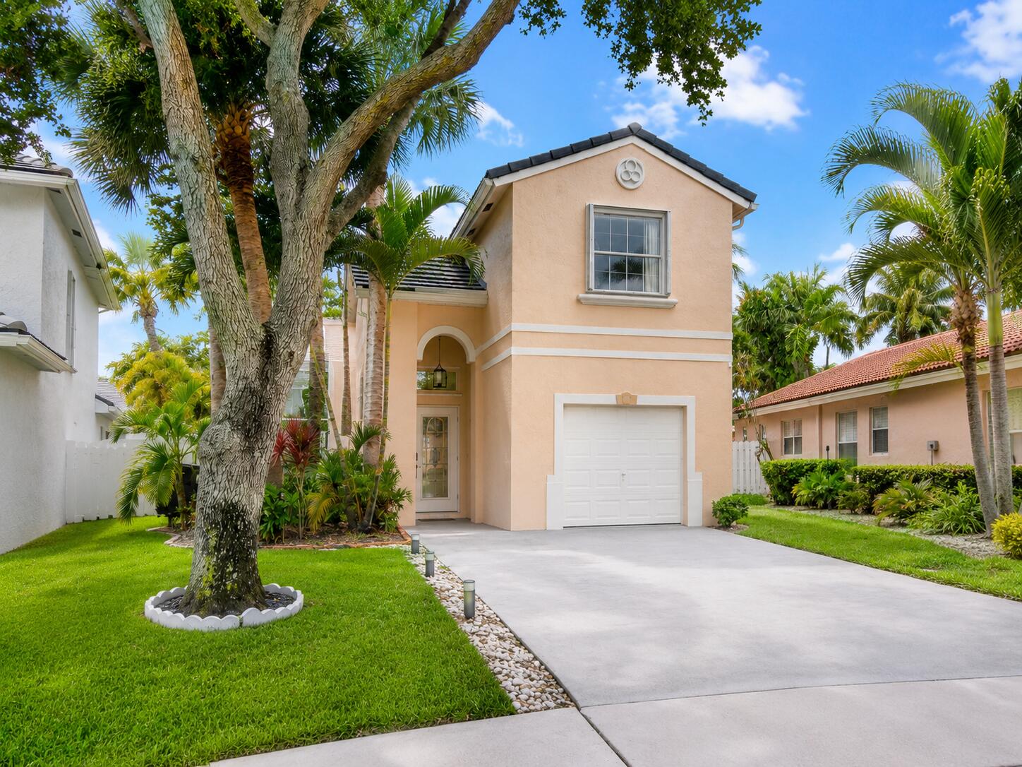 5655 La Quinta Court