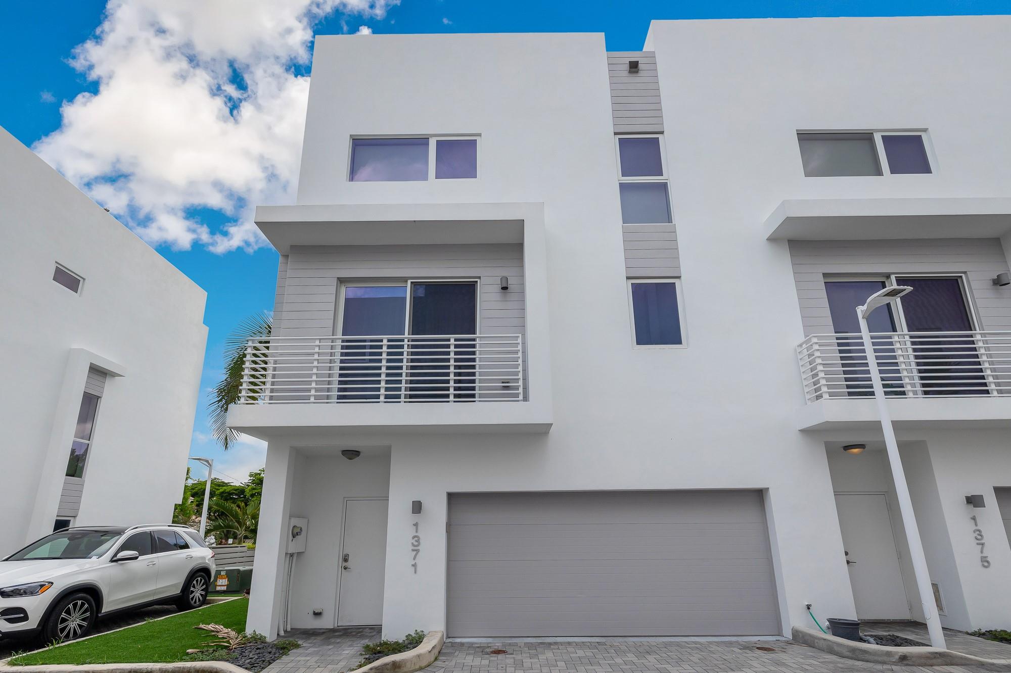 Pompano By The Sea Resub - Residential Lease