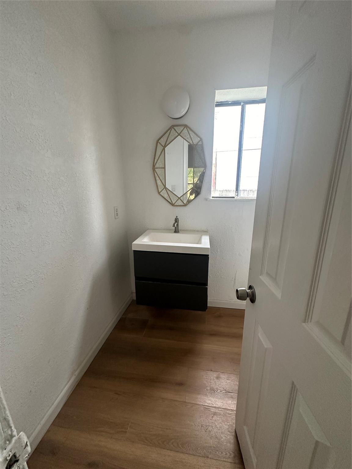 HOLLYWOOD - Residential Lease