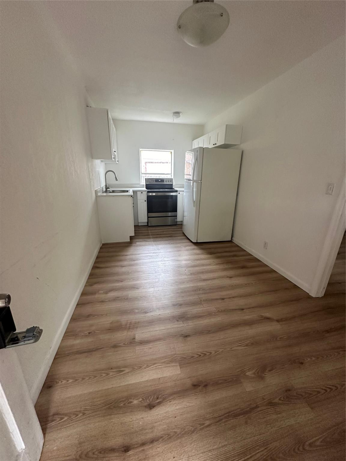 HOLLYWOOD - Residential Lease