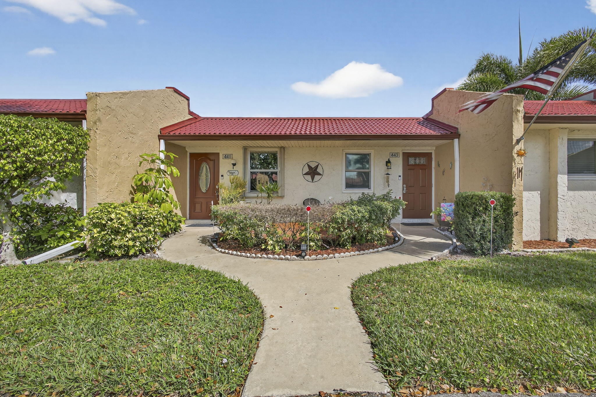 441 Lake Helen Drive