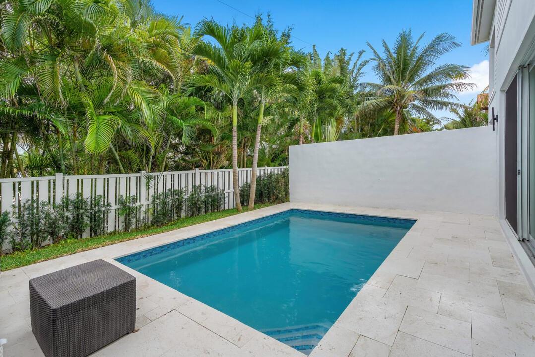 BOCA RATON RIVIERA UNIT D - Residential