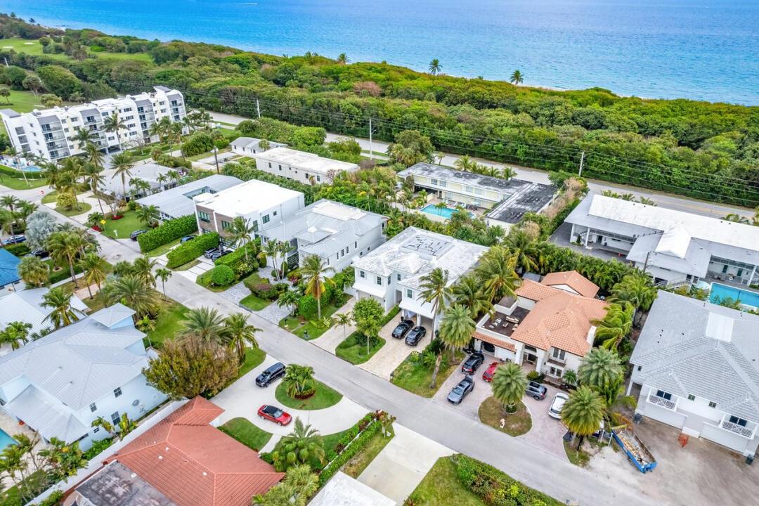 BOCA RATON RIVIERA UNIT D - Residential