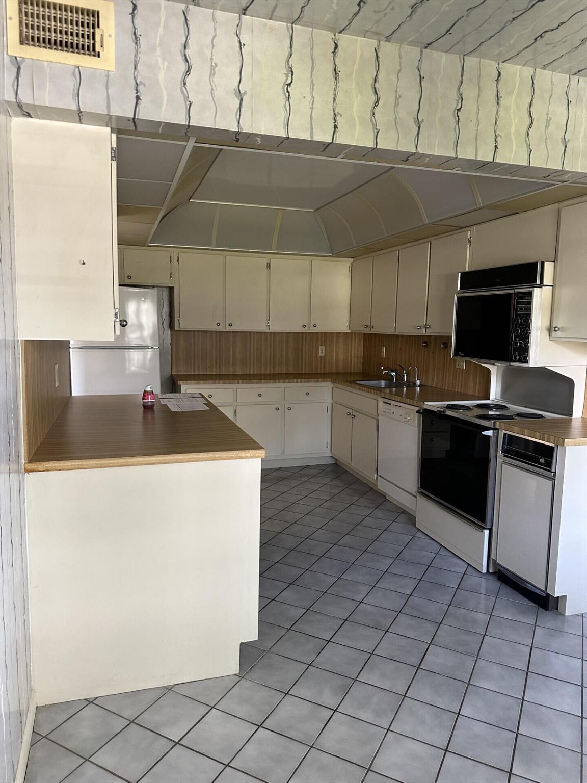5 Westgate Lane D