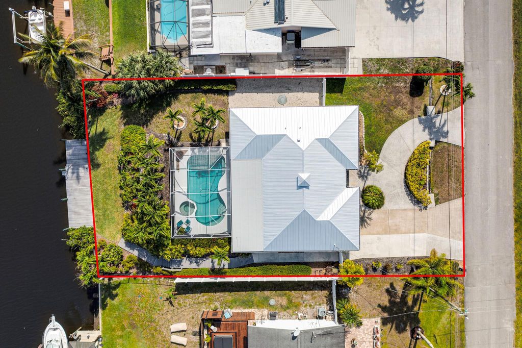 Photo of 673 SE Calmoso Drive, Port Saint Lucie, FL 34983 (MLS # R10975796)