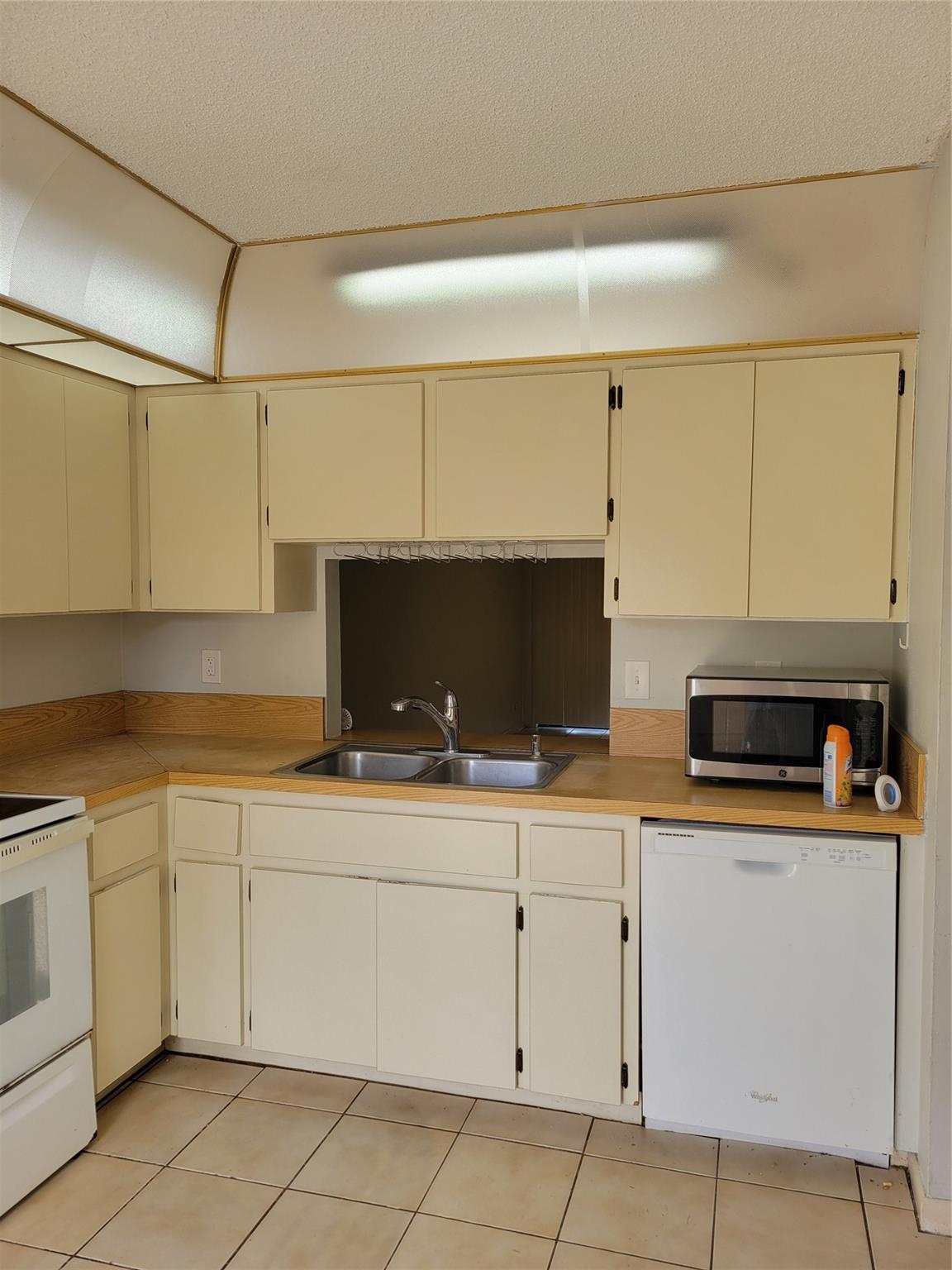 WOODLAKES ISLES - Residential