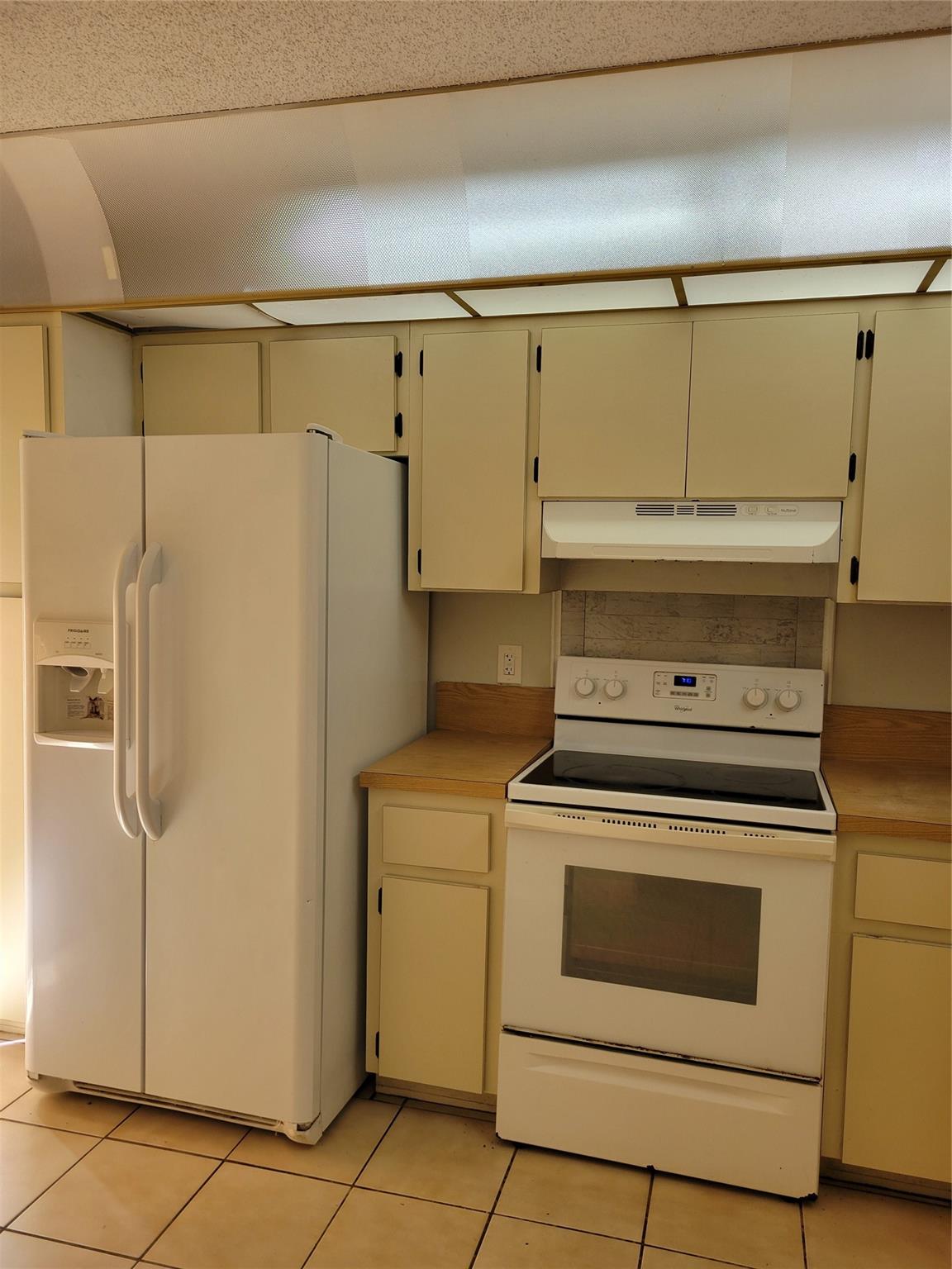 WOODLAKES ISLES - Residential