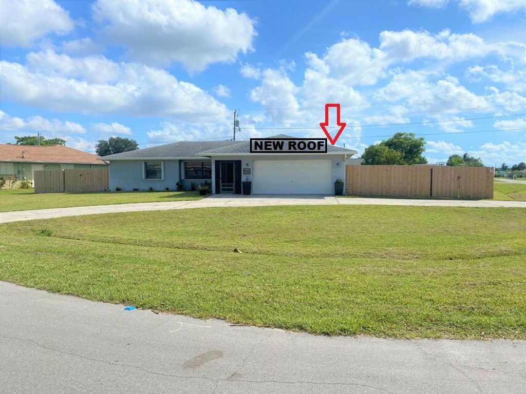 Photo of 1902 SE South Buttonwood Drive Dr, Port Saint Lucie, FL 34952 (MLS # R10812168)