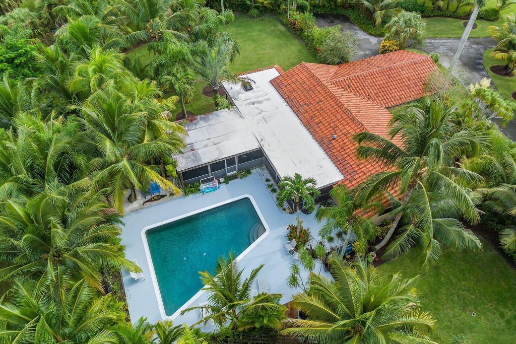 Photo of 8106 N Damascus Drive, Palm Beach Gardens, FL 33418 (MLS # R10929411)