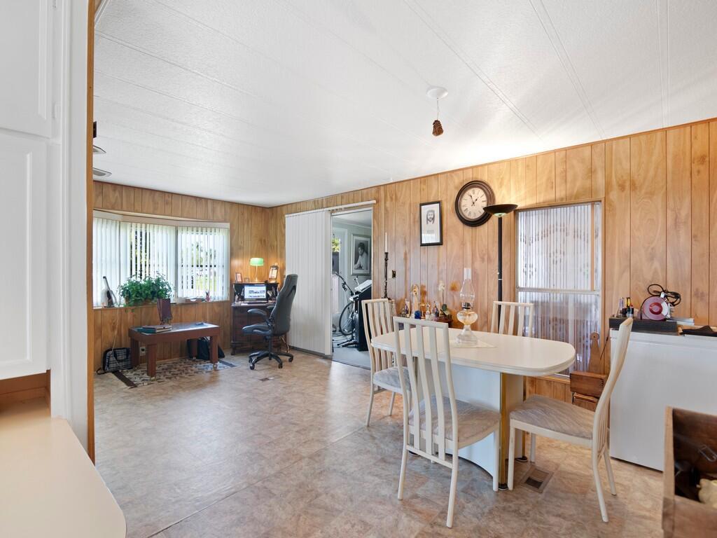 Spanish Lakes Riverfront - Residential