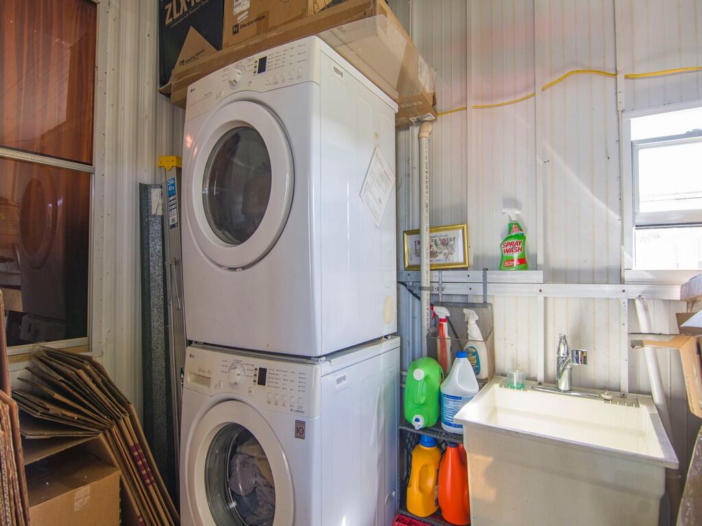 Spanish Lakes Riverfront - Residential