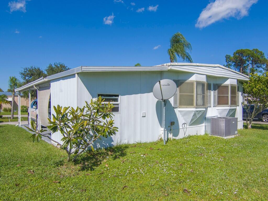 Spanish Lakes Riverfront - Residential