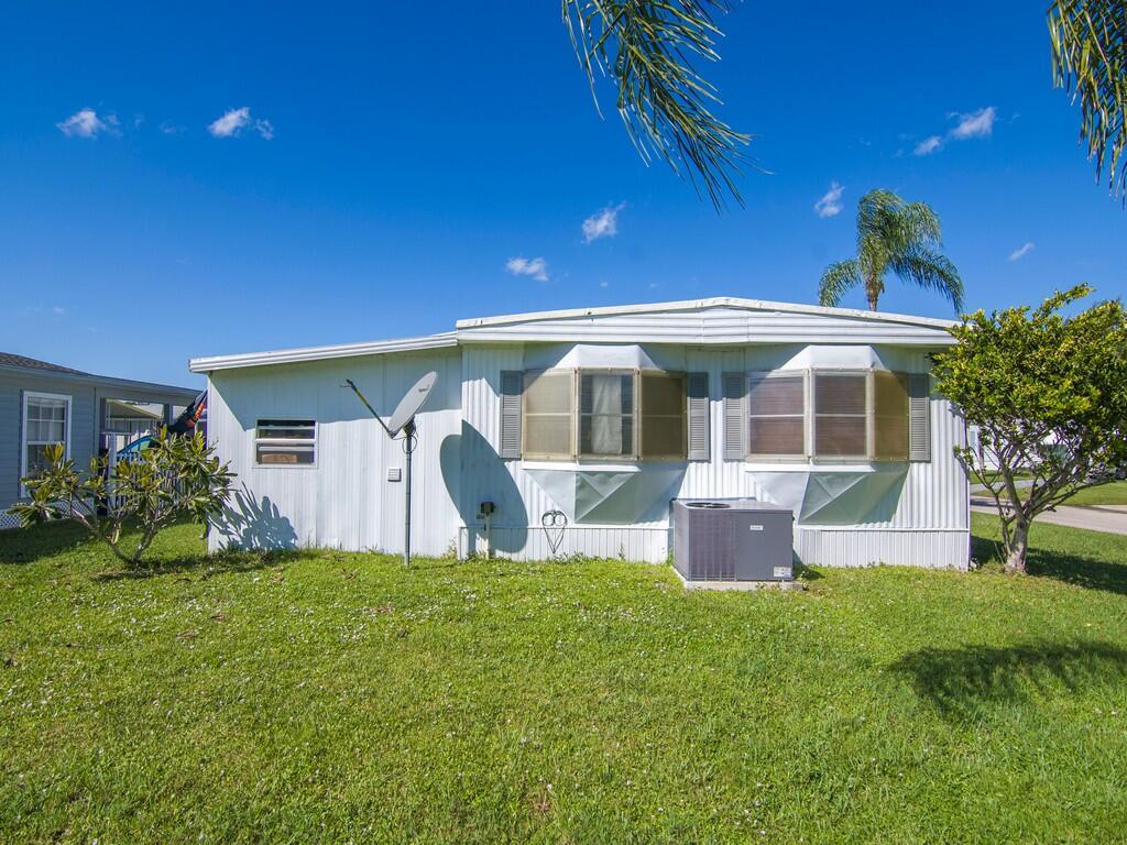 Spanish Lakes Riverfront - Residential